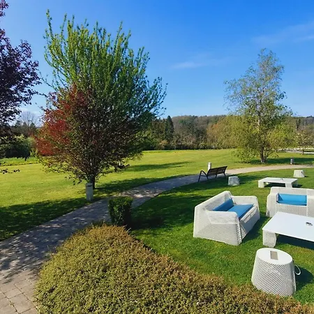Resort Maisons De Azur En Ardenne